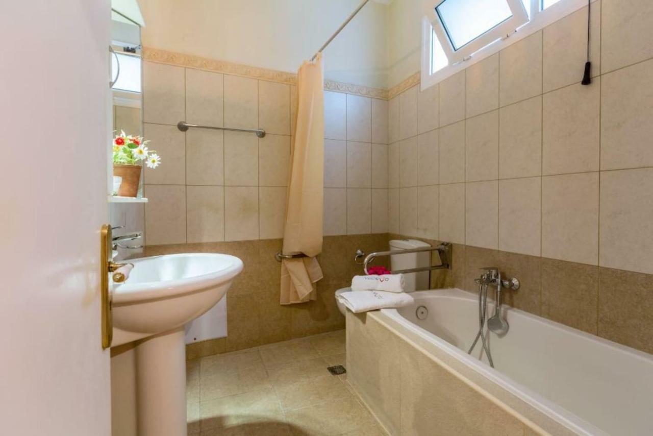 Sidewalk Apartment Corfu  외부 사진